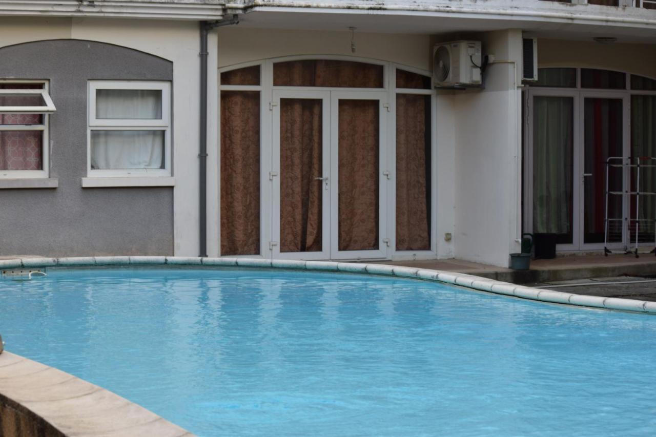 Ocean Drive Studio - Opposite The Beach Grand-Baie Exterior photo